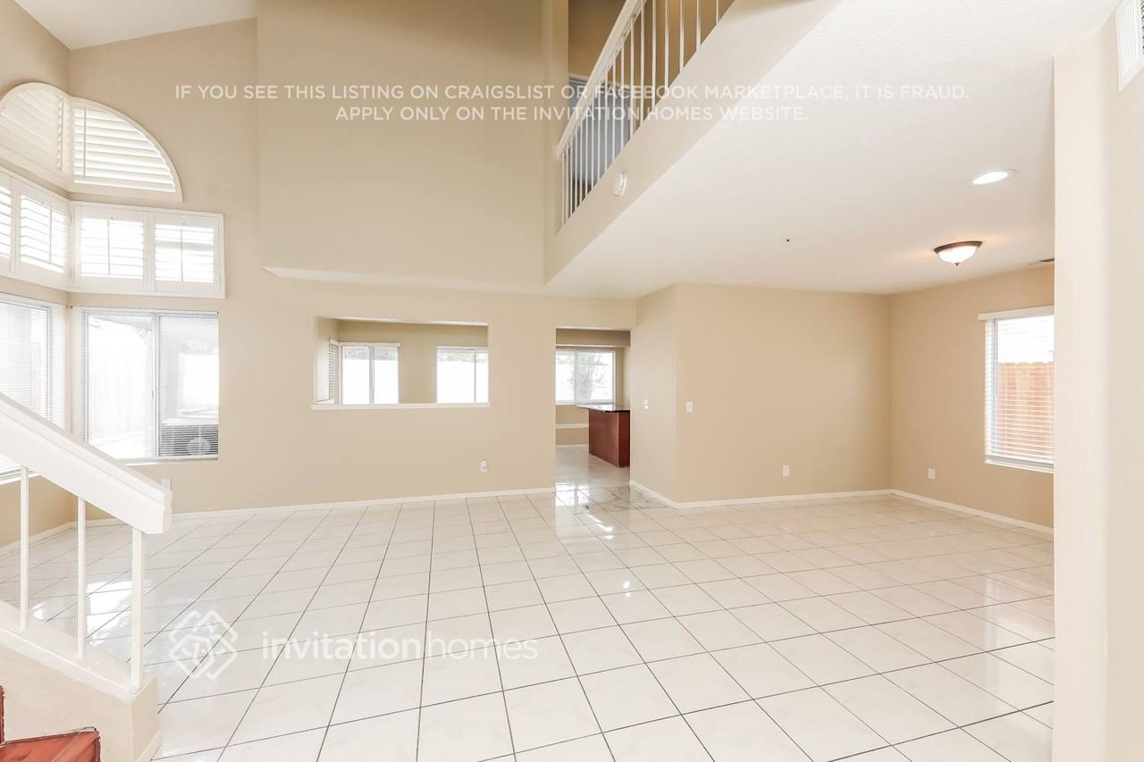 11761 Malagon Dr - Photo 5 of 18