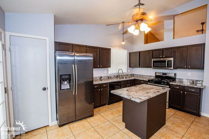 7700 Beach Falls Ct - Photo 3 of 16