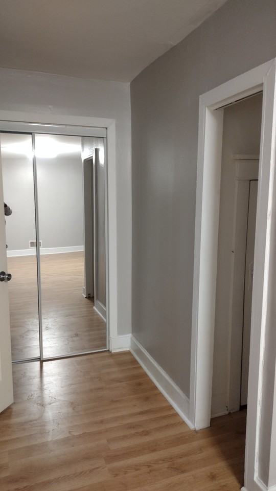 243 S 14th Ave #1 - Photo 3 of 10