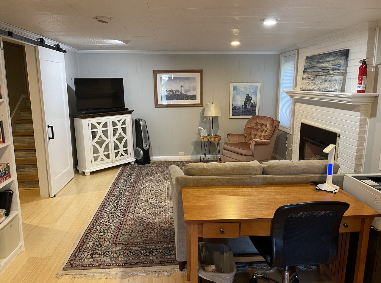 400 Owens St - Photo 2 of 10