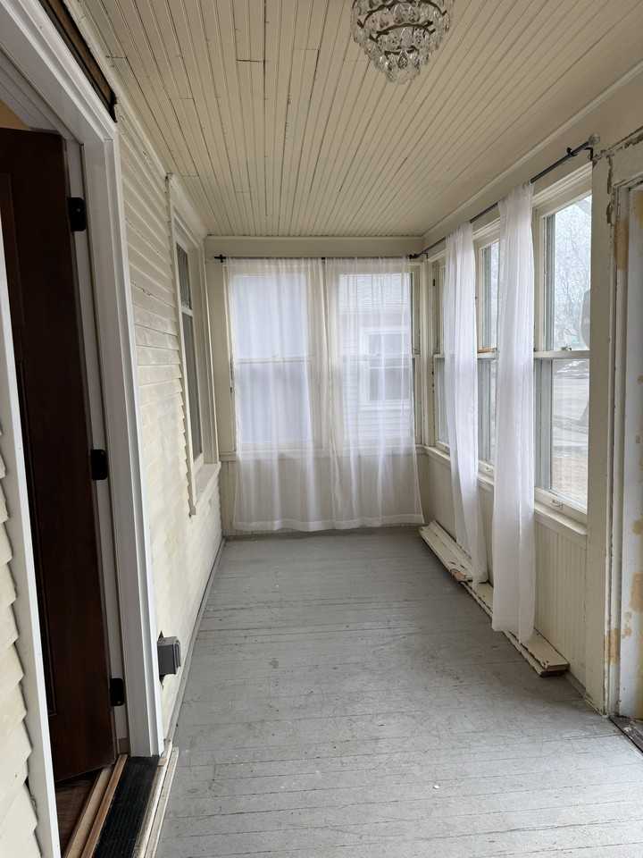 3111 Arthur St Ne #NA - Photo 2 of 31