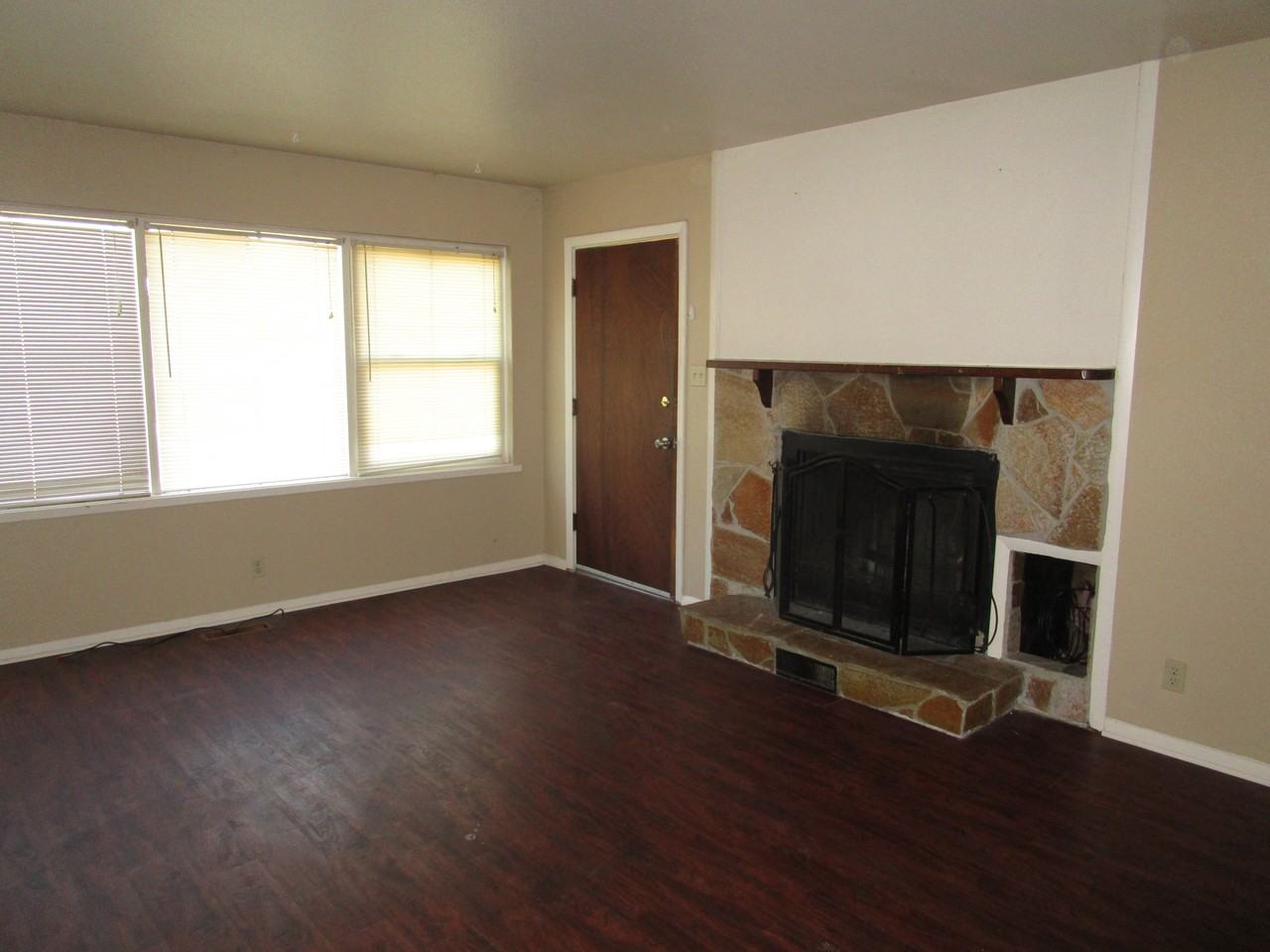 3065 Indiana Ave #NA - Photo 2 of 5