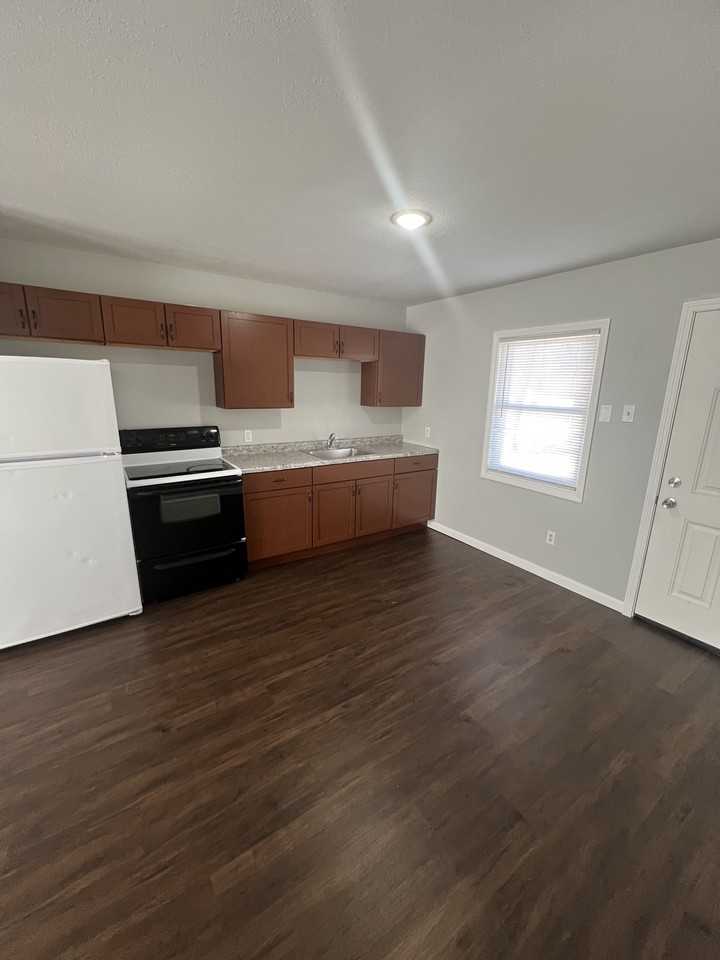 712 Logan Ave #A - Photo 2 of 8