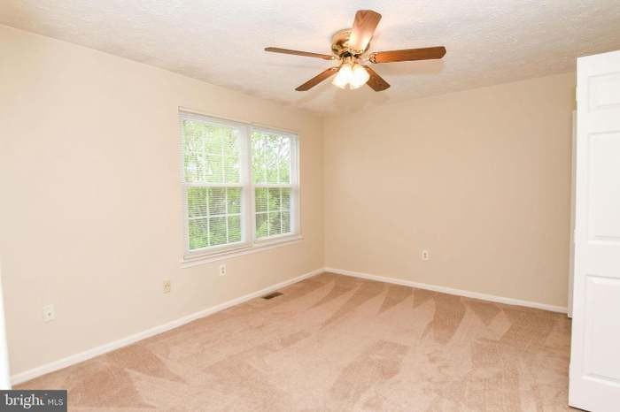 3292 Huntington Cir #NA - Photo 3 of 11
