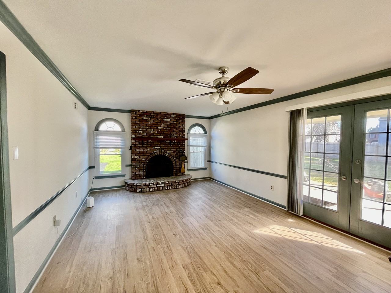 214 Durham Ct #NA - Photo 3 of 19