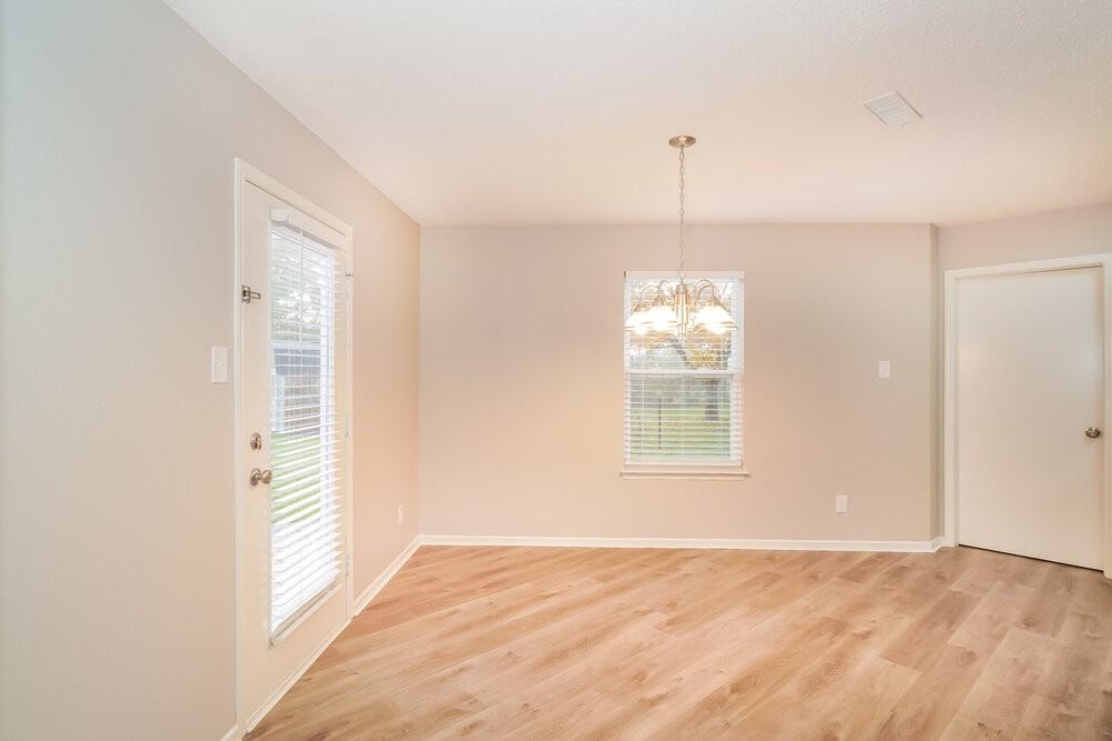 5739 N Jefferson Dr - Photo 6 of 17