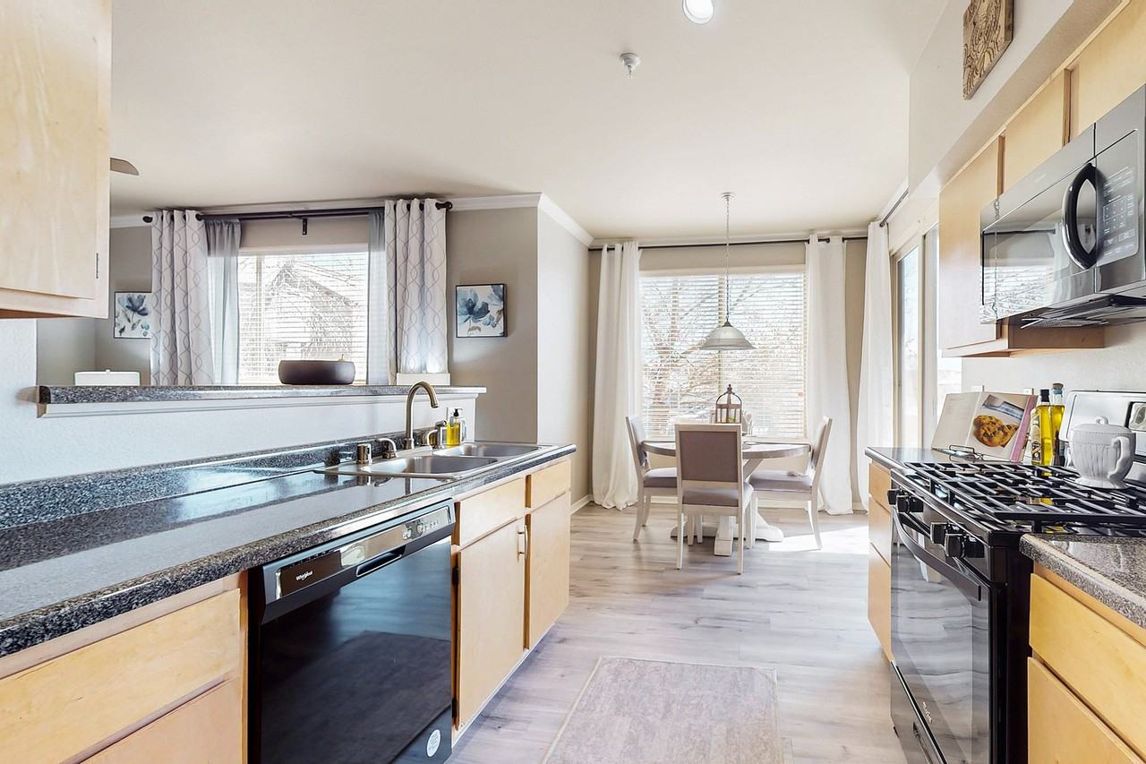 Las Mananitas Apartments - Photo 5 of 42