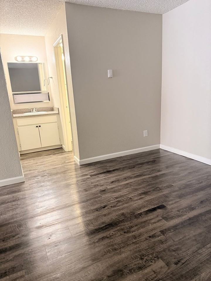 Peak 4420 on East Pikes Peak Avenue - Photo 6 of 36