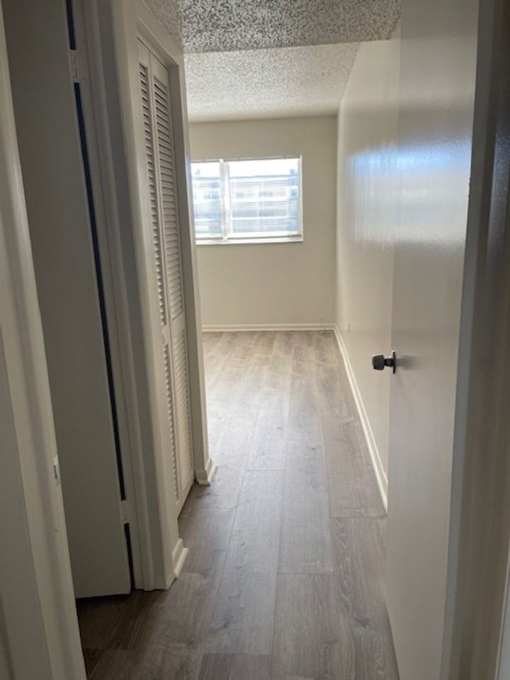 Rex Haven Apartments - Photo 5 of 19