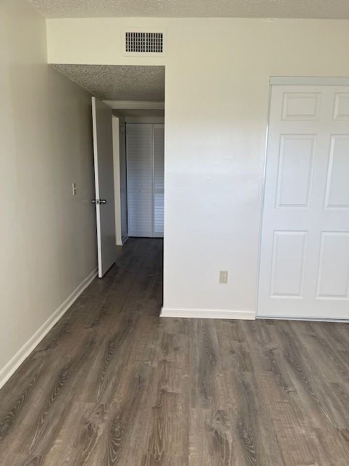 Rex Haven Apartments - Photo 6 of 19