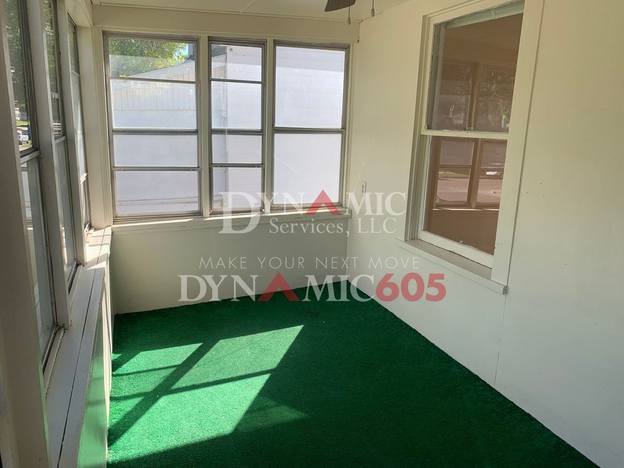 1919 S Duluth Ave - Photo 2 of 32