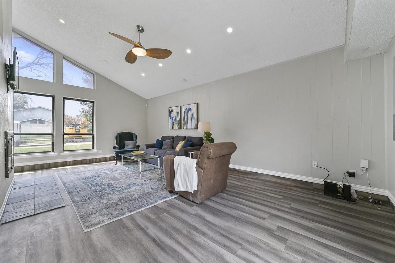 Affordable comfort in Garland! Bright room in a friendly home - Photo 2 of 21