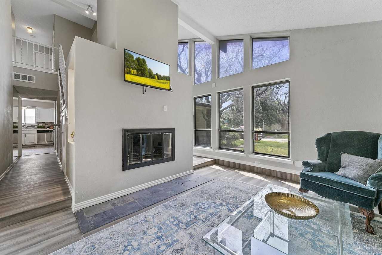 Affordable comfort in Garland! Bright room in a friendly home - Photo 4 of 21