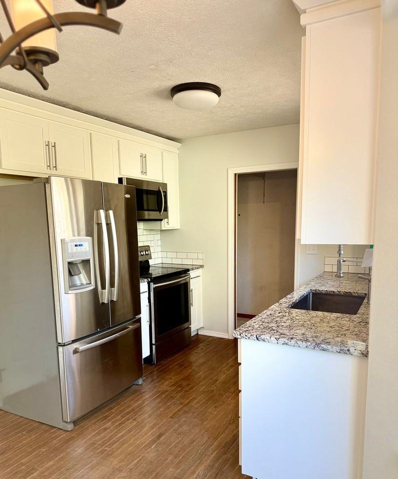 4809 S Kip Ln - Photo 6 of 21