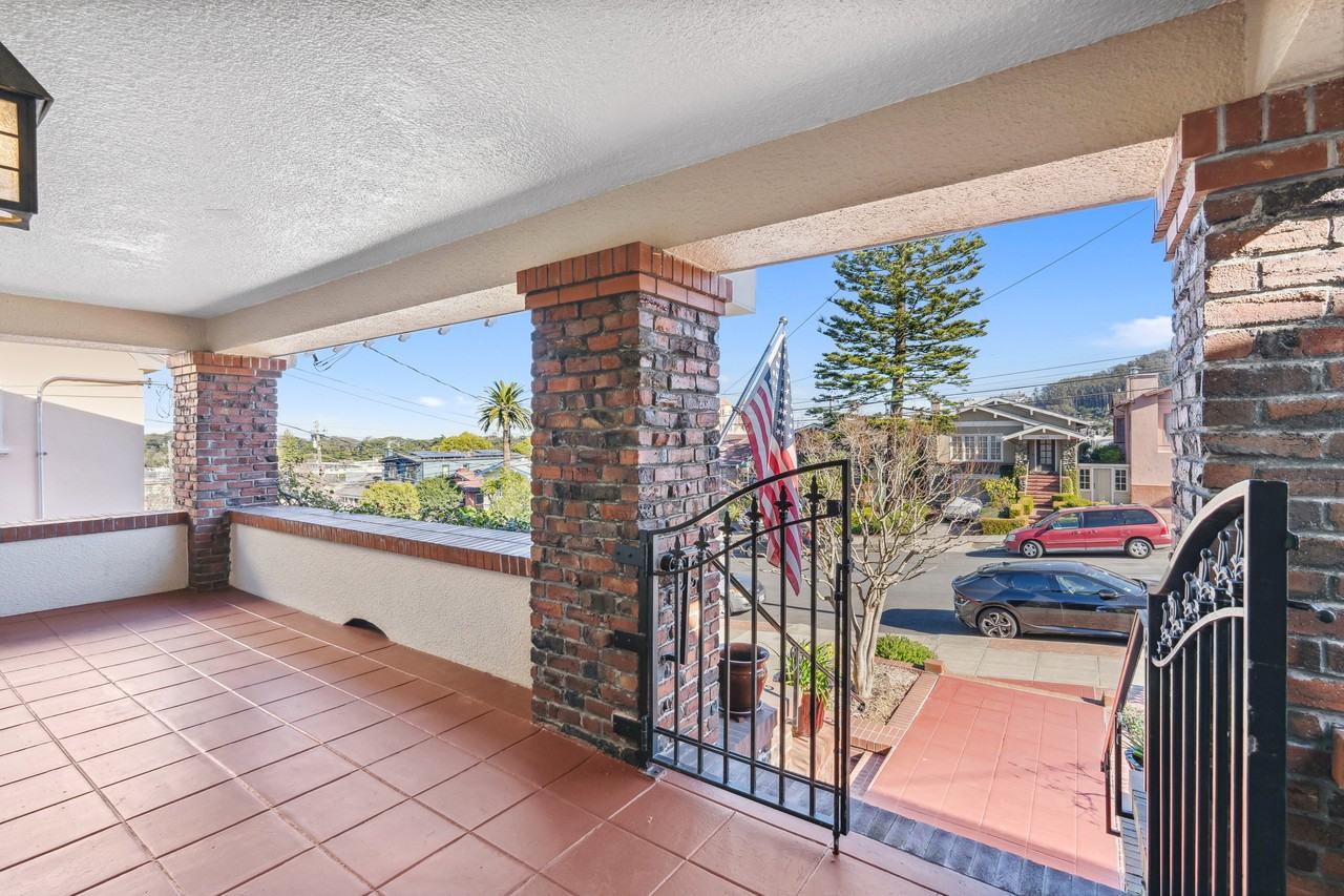 1463 16th Avenue - Photo 2 of 32