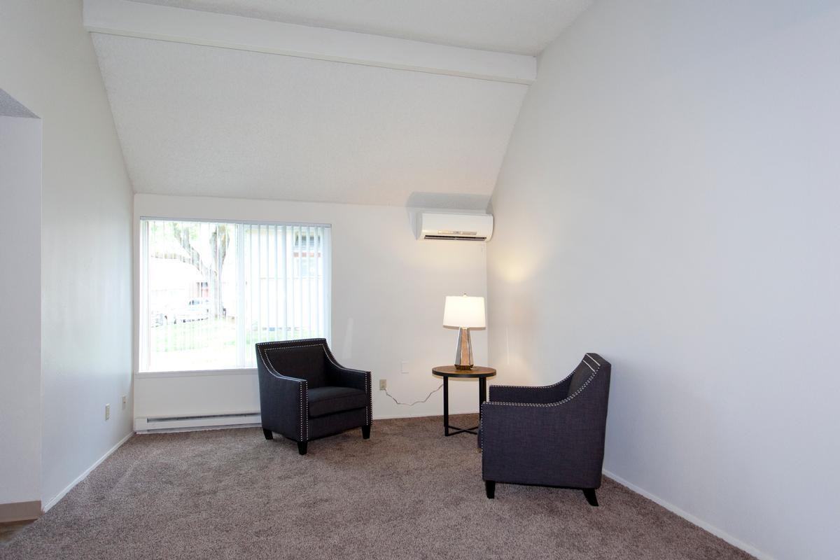 69 Jadwin Avenue - Photo 7 of 8