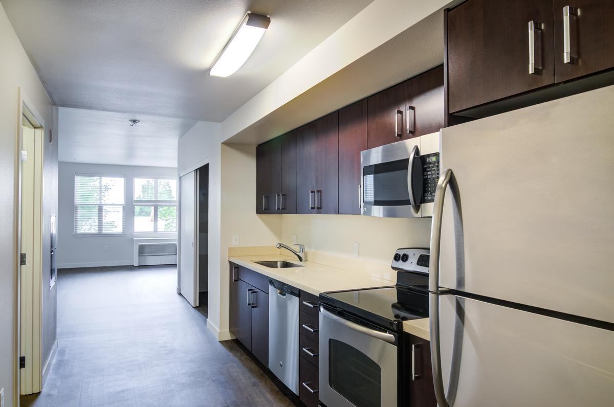 2270 Nw Savier St - Photo 5 of 9