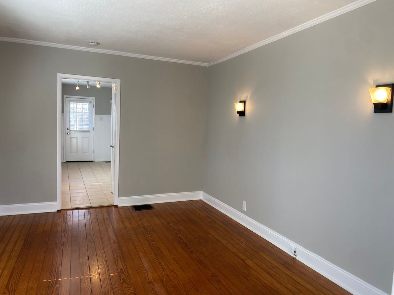 2605 Valley Ave - Photo 3 of 20