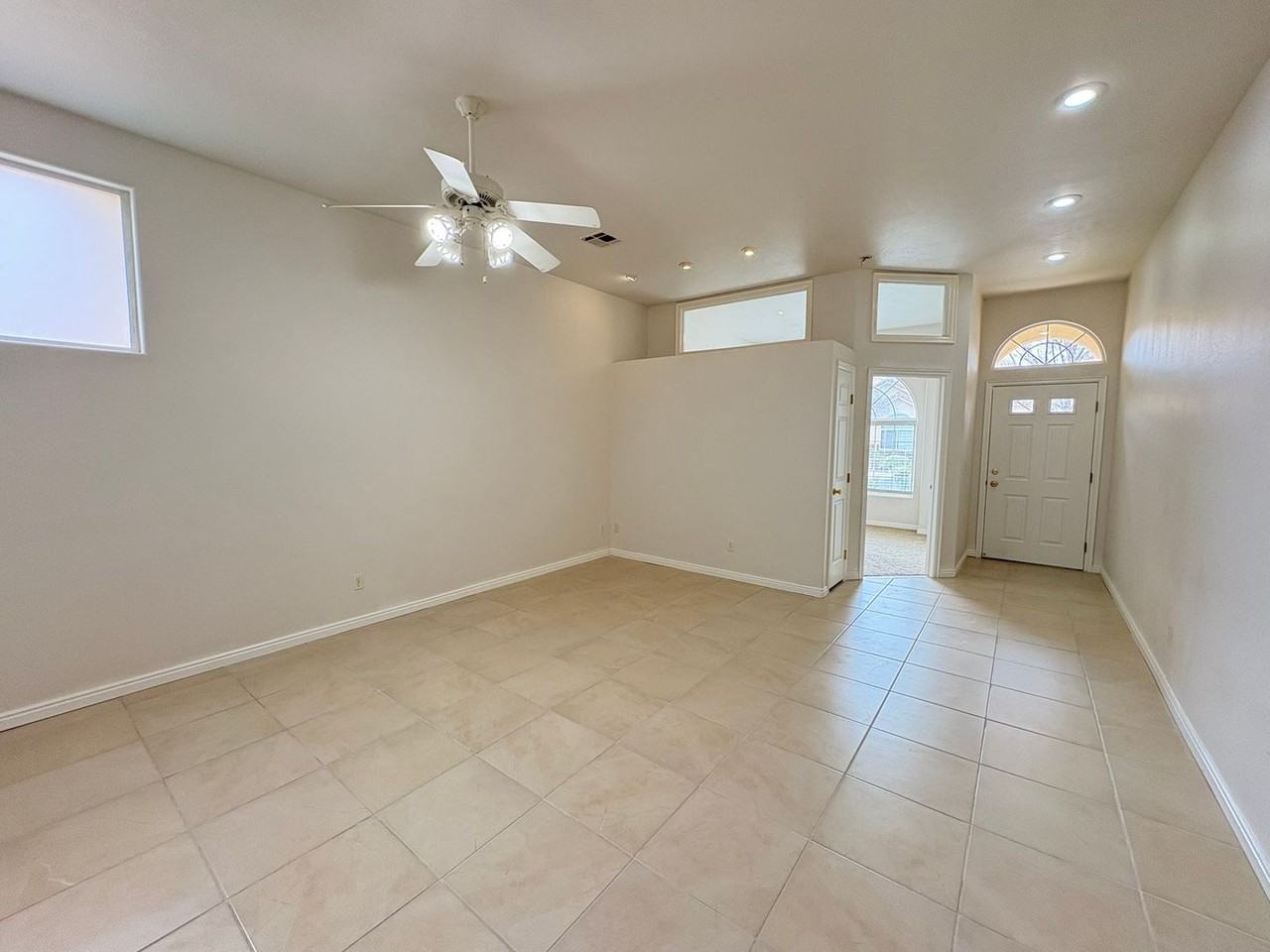 2560 W 225 N - Photo 3 of 13