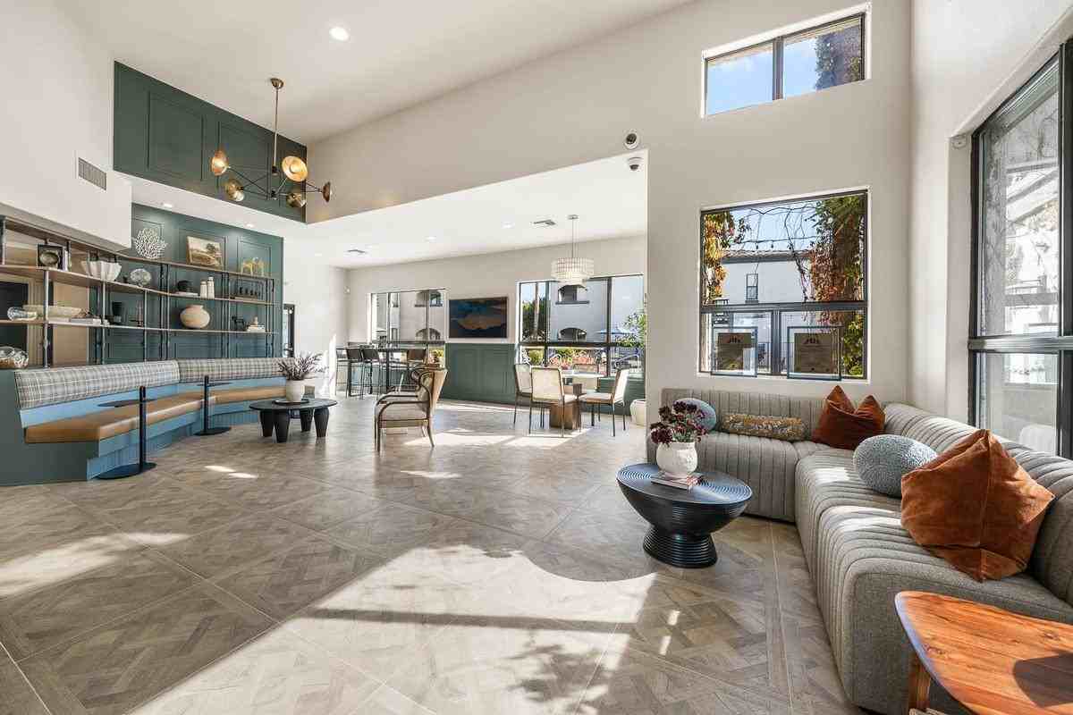 20245 N 32nd Dr - Photo 7 of 35