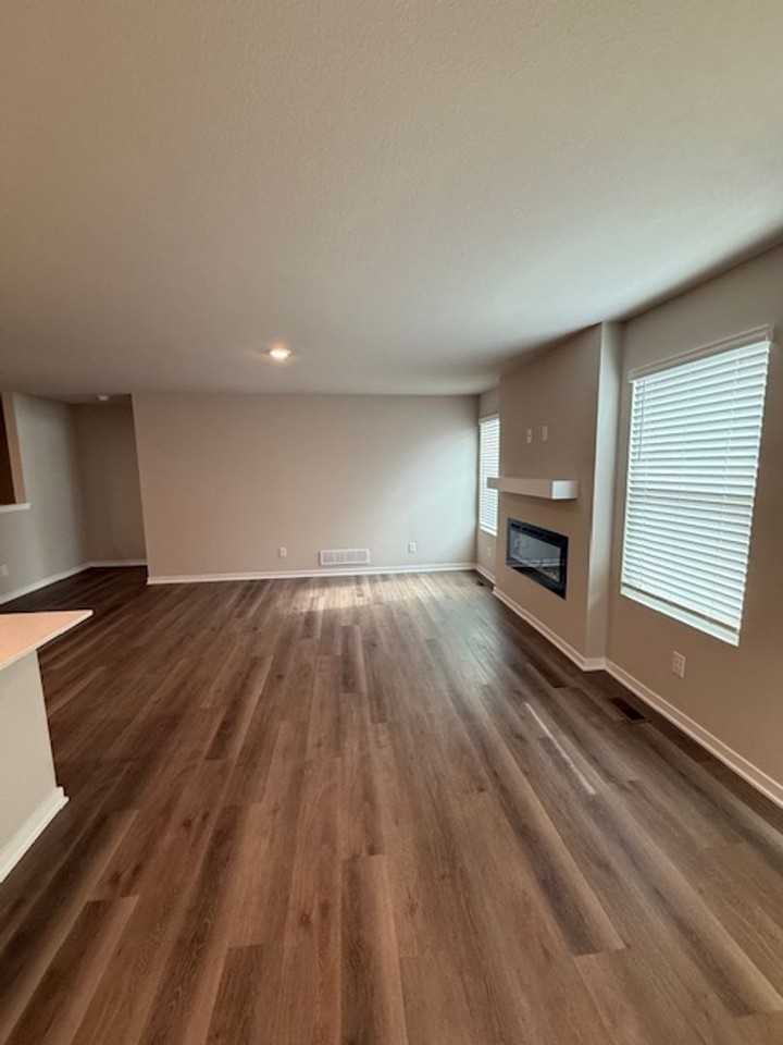 8130 N 170th St - Photo 3 of 6