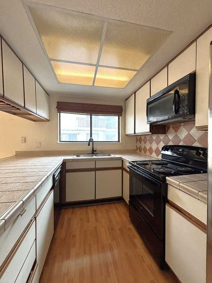 38260 Redwood Ter - Photo 2 of 11
