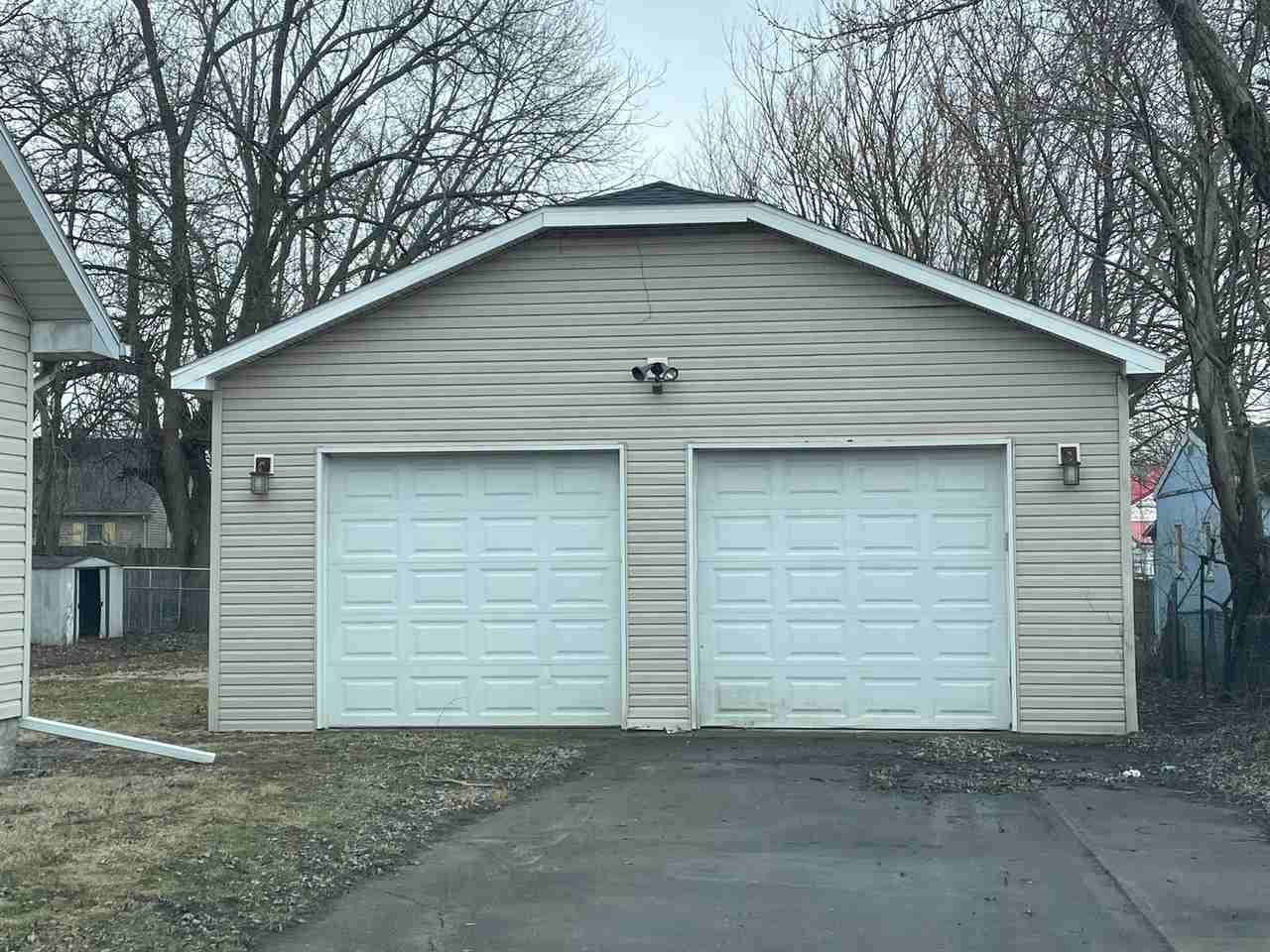 117 W Main St - Photo 2 of 10