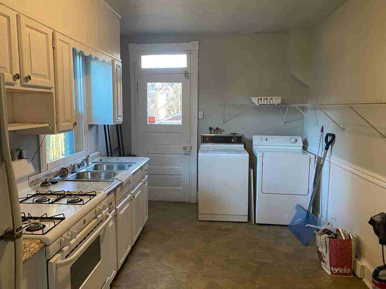 818 4th St - Photo 3 of 22