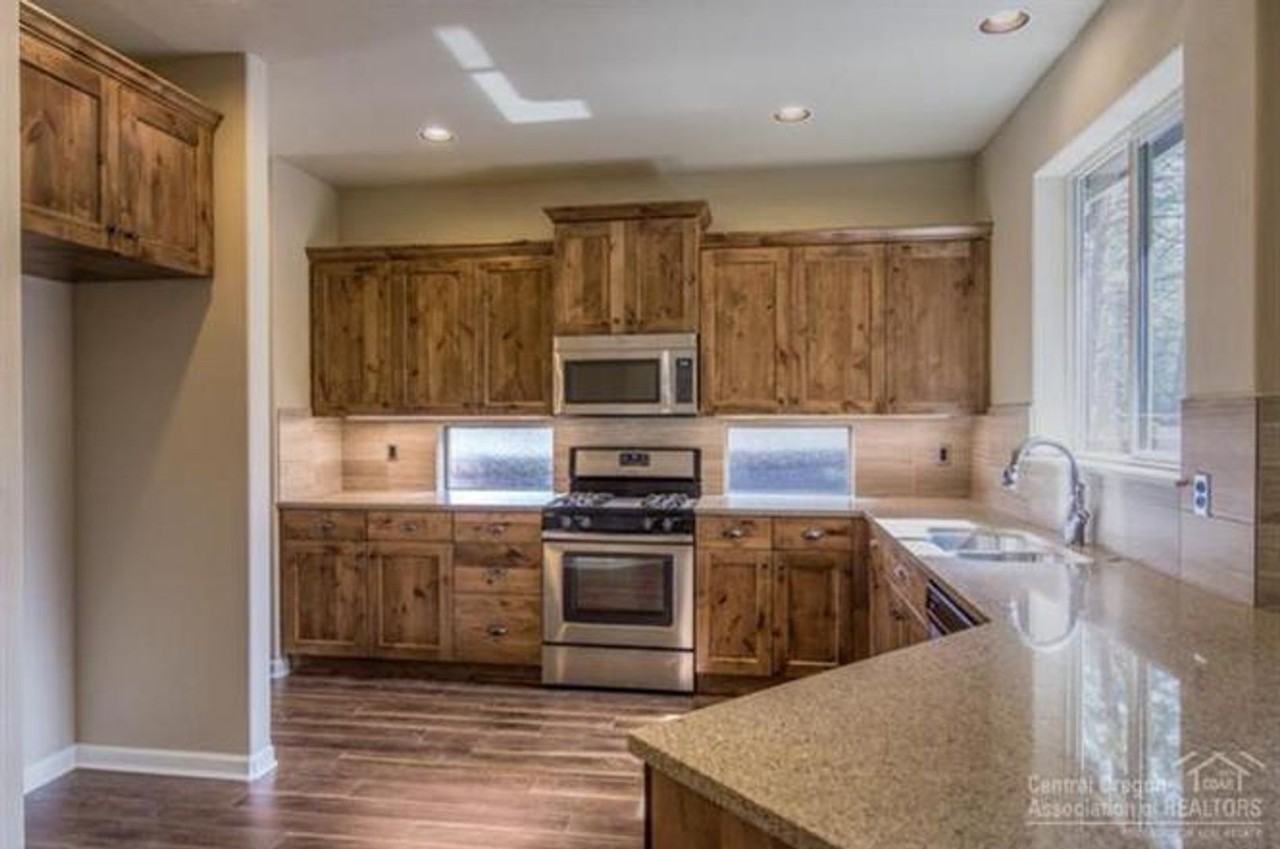 60375 Hedgewood Ln - Photo 2 of 11