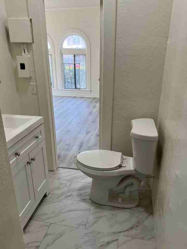 3828 GRAND AVE. LLC - Photo 6 of 7