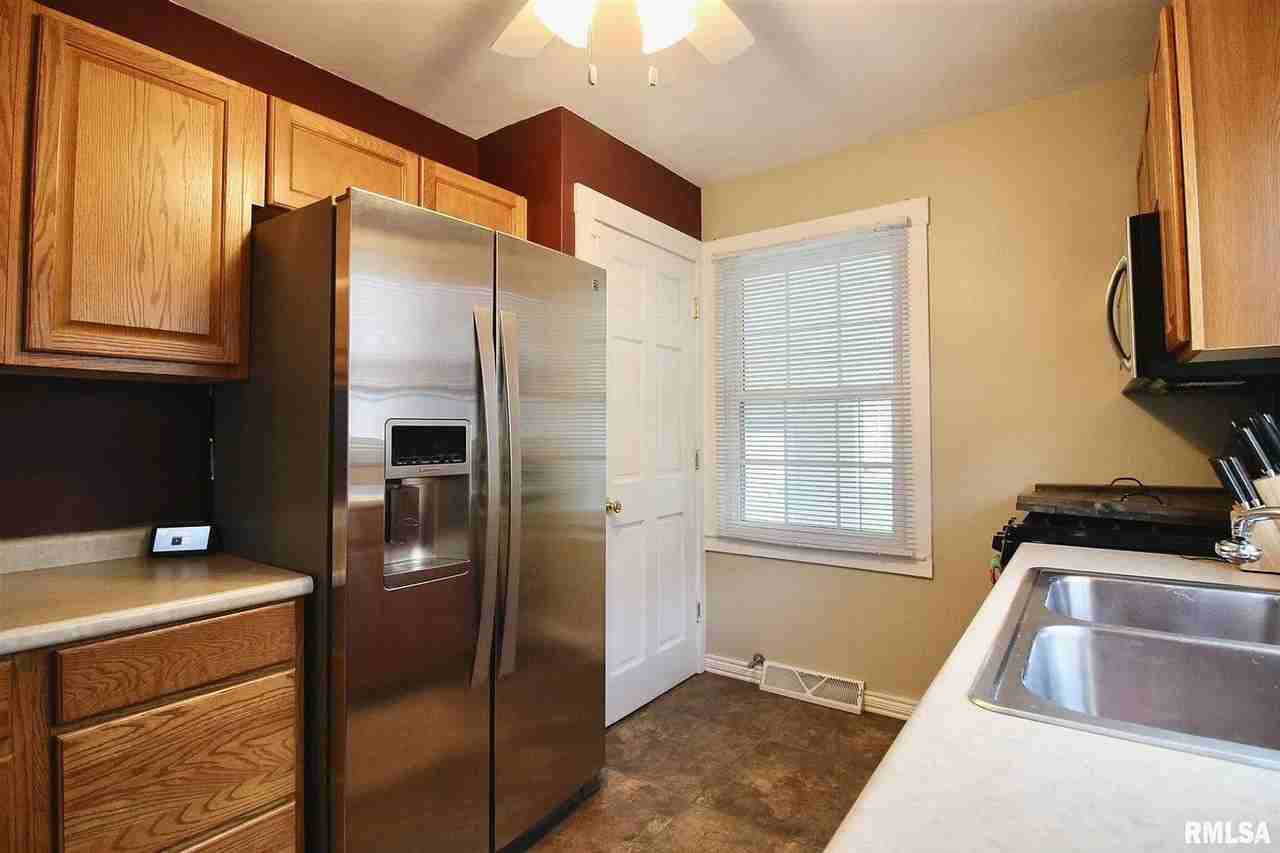 1529 39th St - Photo 3 of 16