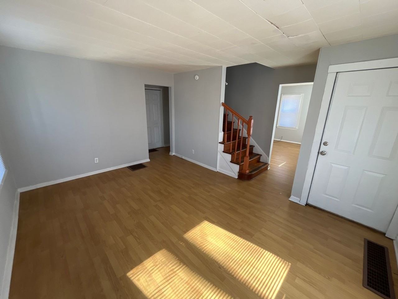 2536 Vendome Dr - Photo 3 of 12