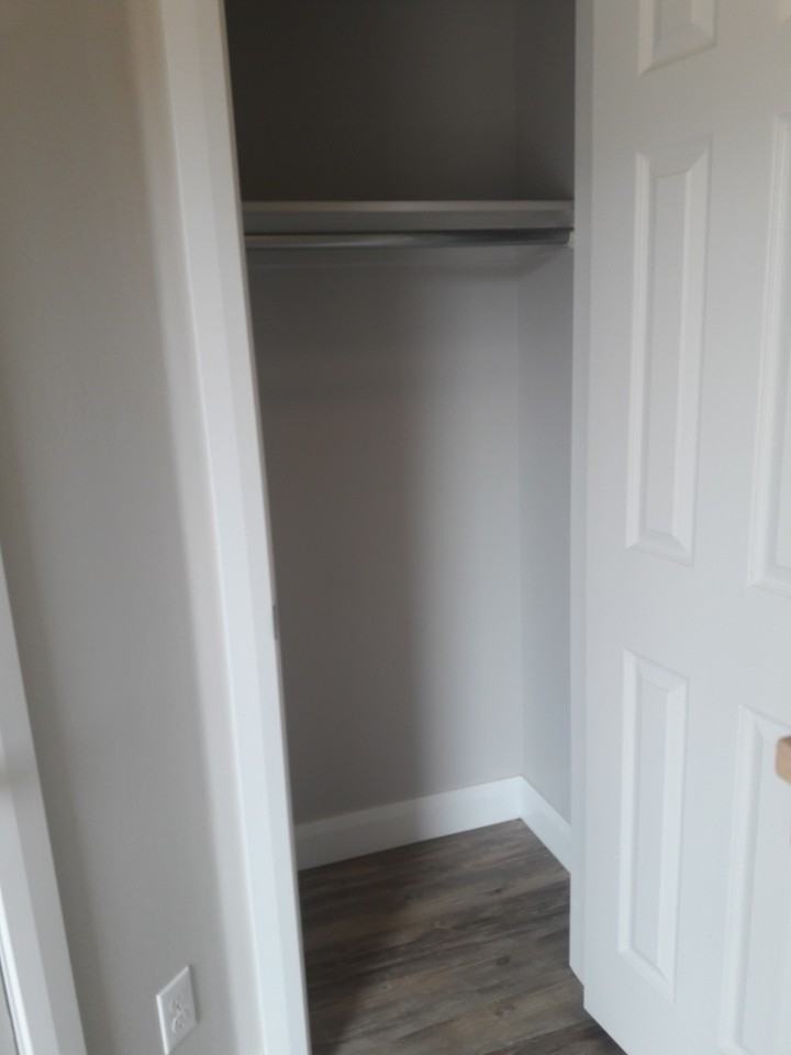 352 W 400 N - Photo 7 of 27