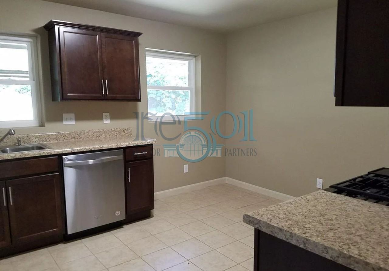6 Broadmoor Dr - Photo 7 of 17