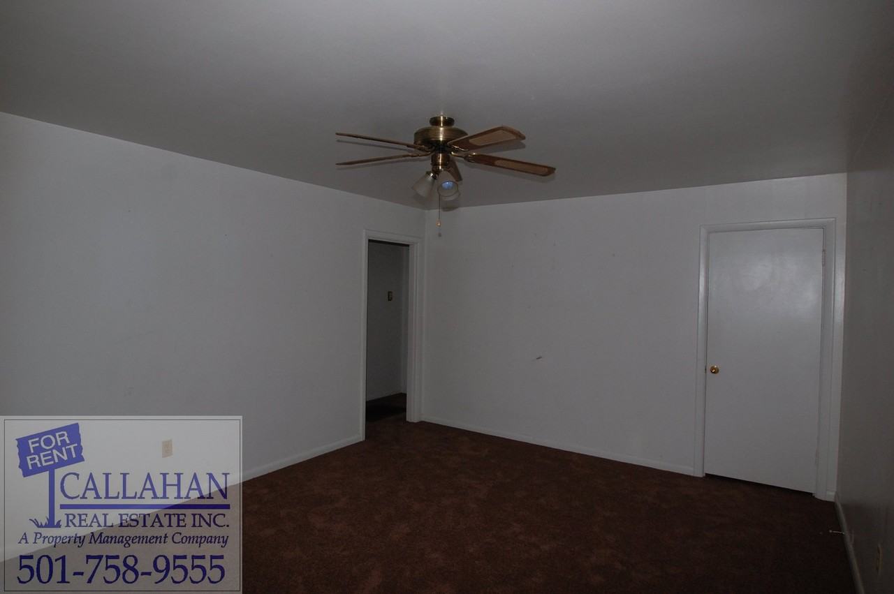 3919 N Cypress St - Photo 3 of 9