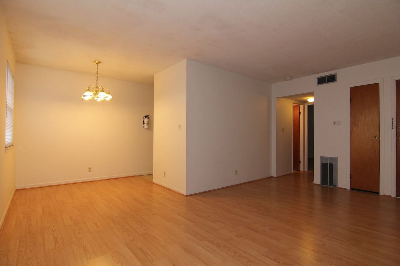 1104 21st Avenue Pl - Photo 4 of 8