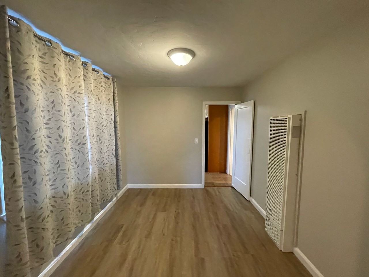 546 3rd Ln - Photo 3 of 14