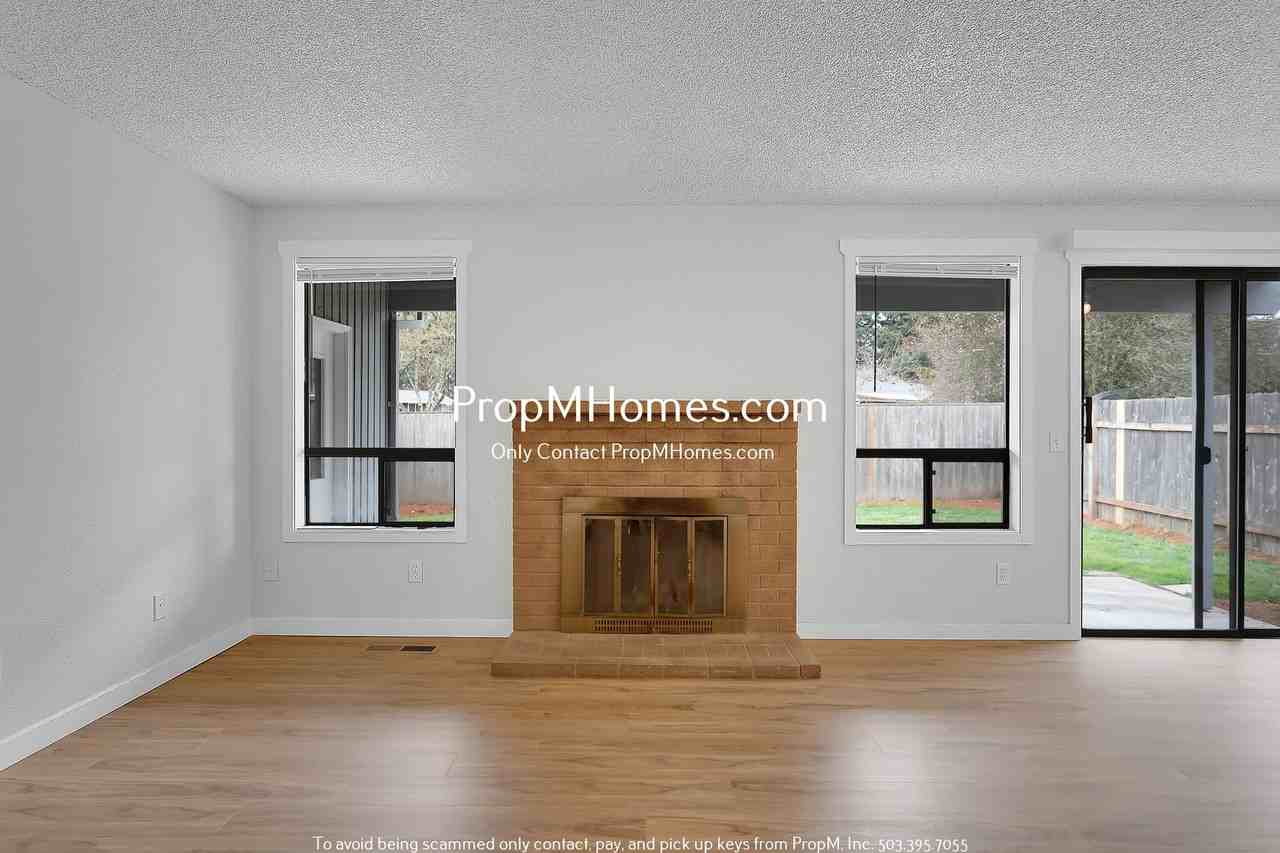 18853 Sw Butternut St - Photo 3 of 21