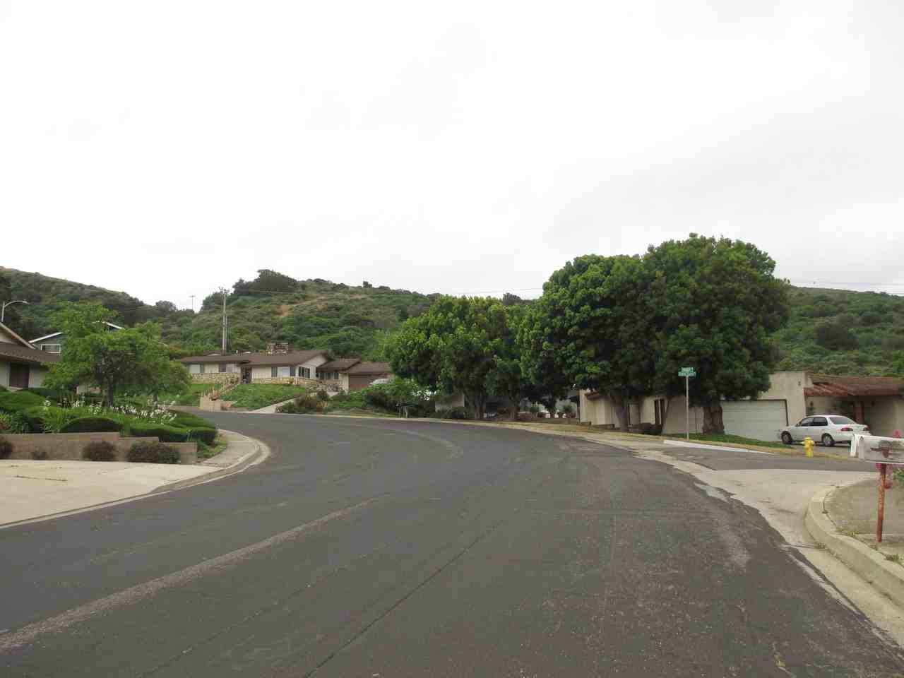 616 University Dr - Photo 3 of 12