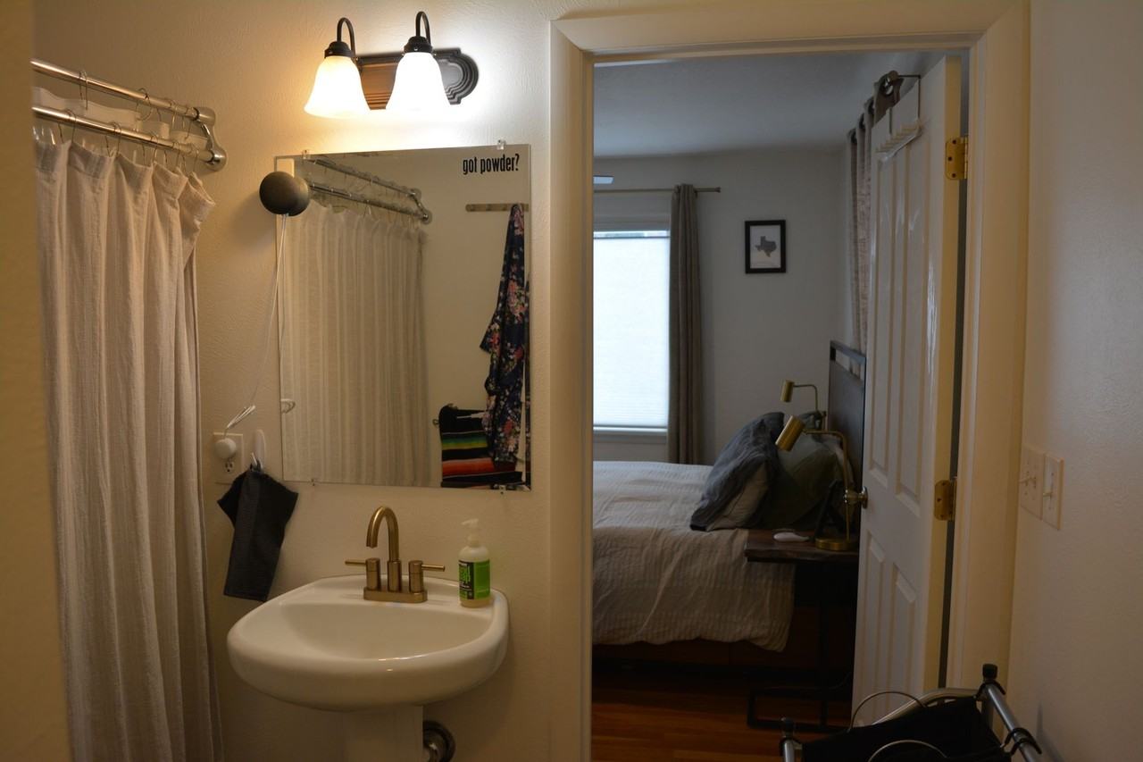 112 Mary Ave - Photo 2 of 31