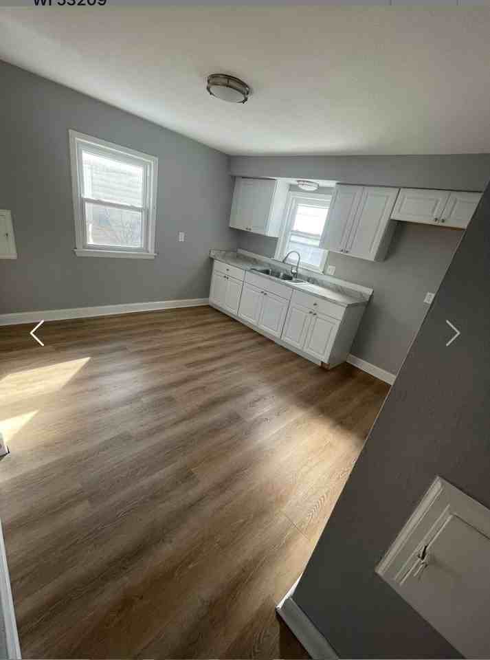 4433 N Teutonia Ave - Photo 2 of 12