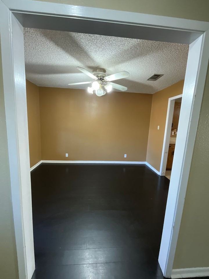 213 Old Oak Ln - Photo 5 of 21
