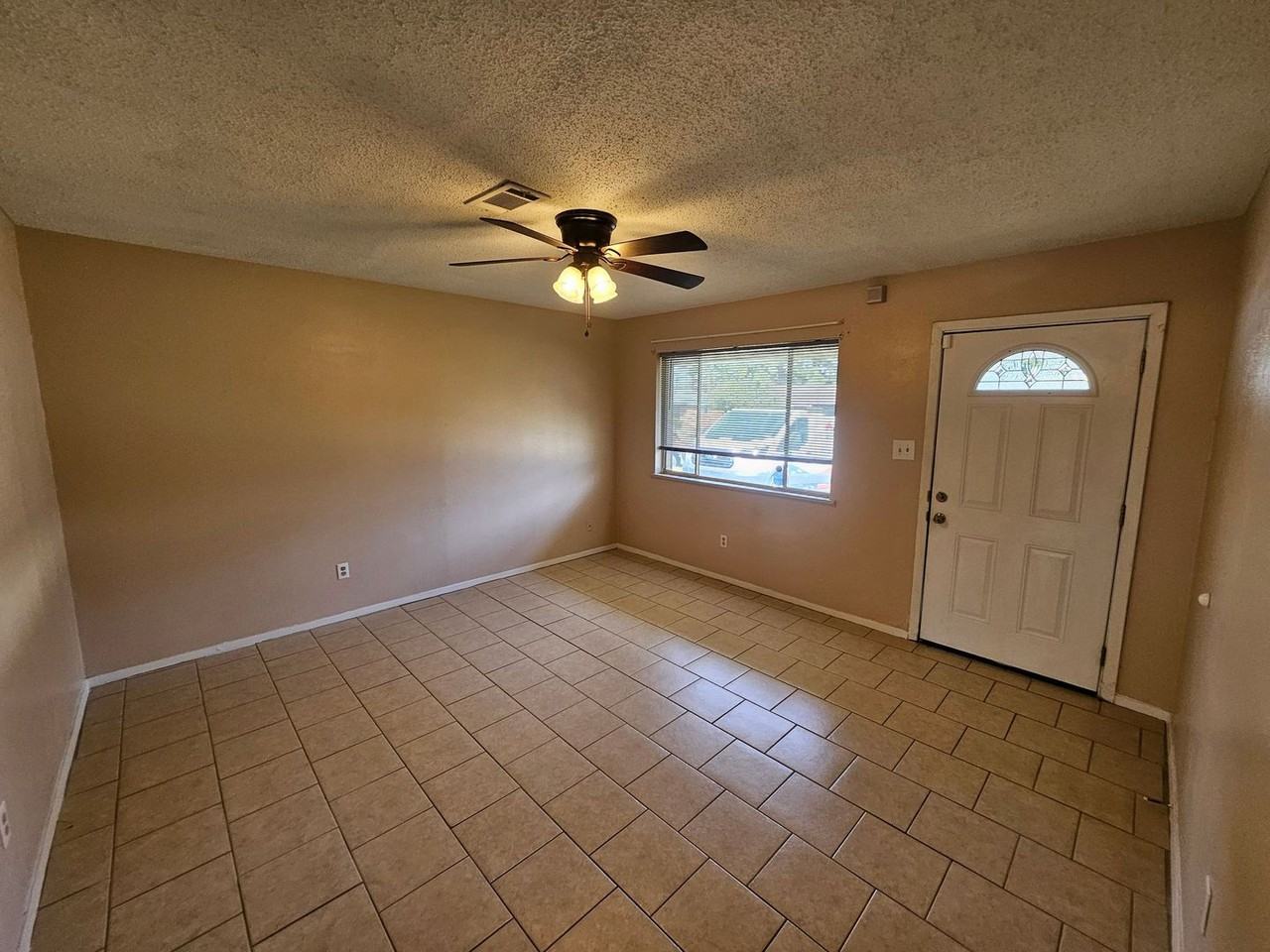 203 Ivy Street - Photo 2 of 19