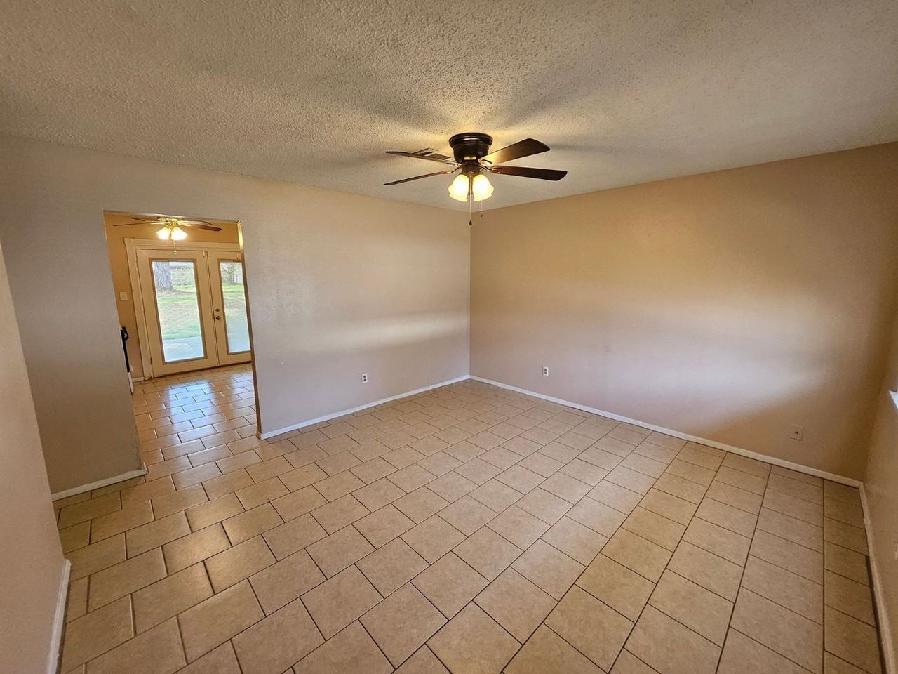203 Ivy Street - Photo 3 of 19