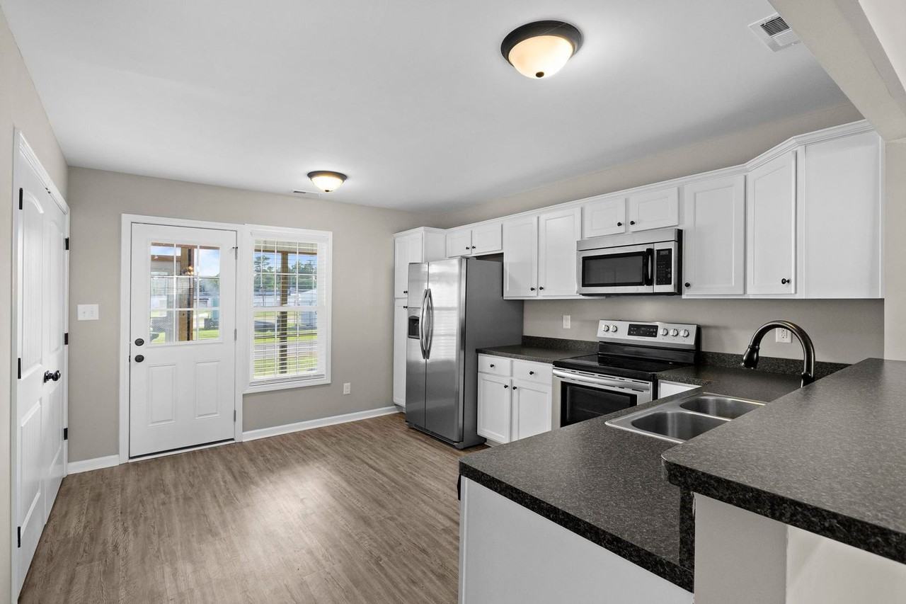 133 Cornerstone Dr - Photo 3 of 20