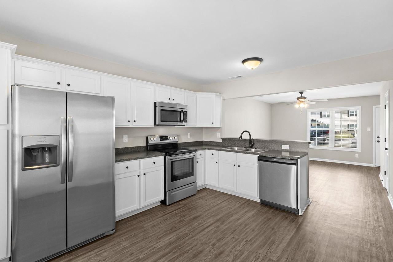 133 Cornerstone Dr - Photo 4 of 20