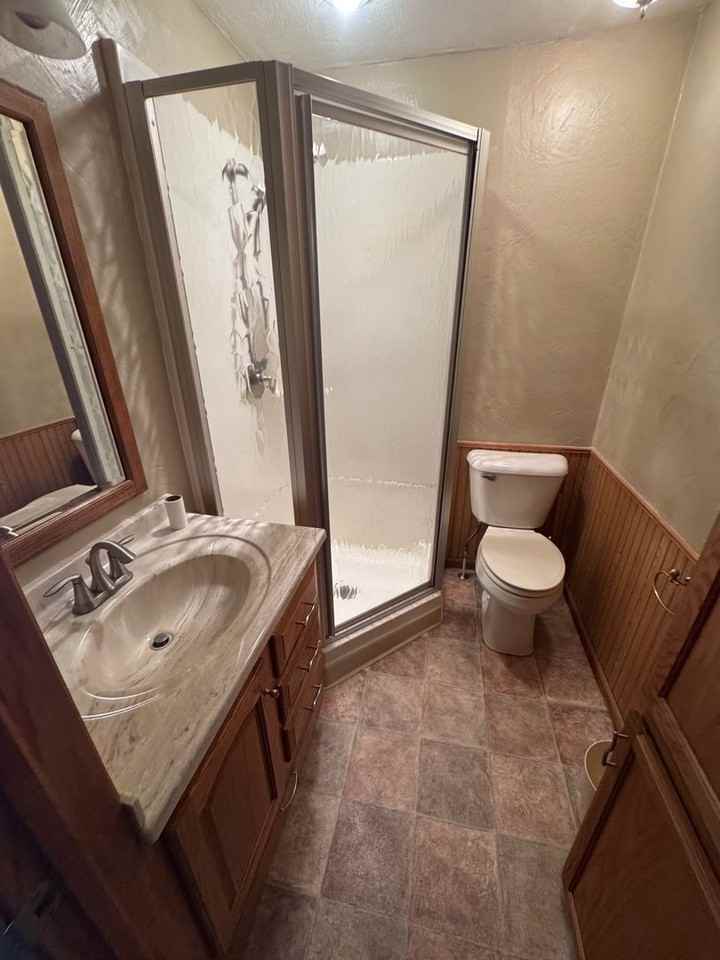 727 Wood Ave - Photo 3 of 10