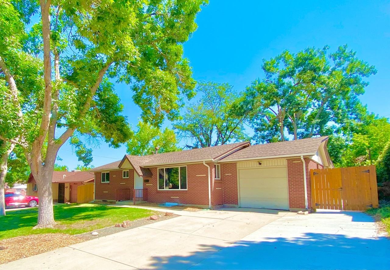 1654 S Balsam St - Photo 2 of 35