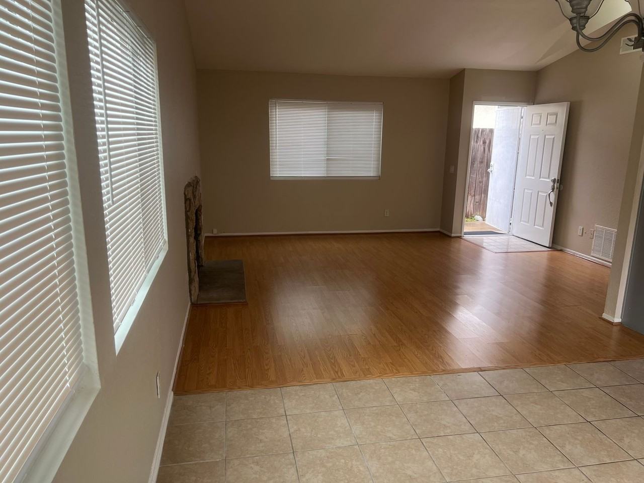 2439 S Dartmouth Rd - Photo 2 of 12