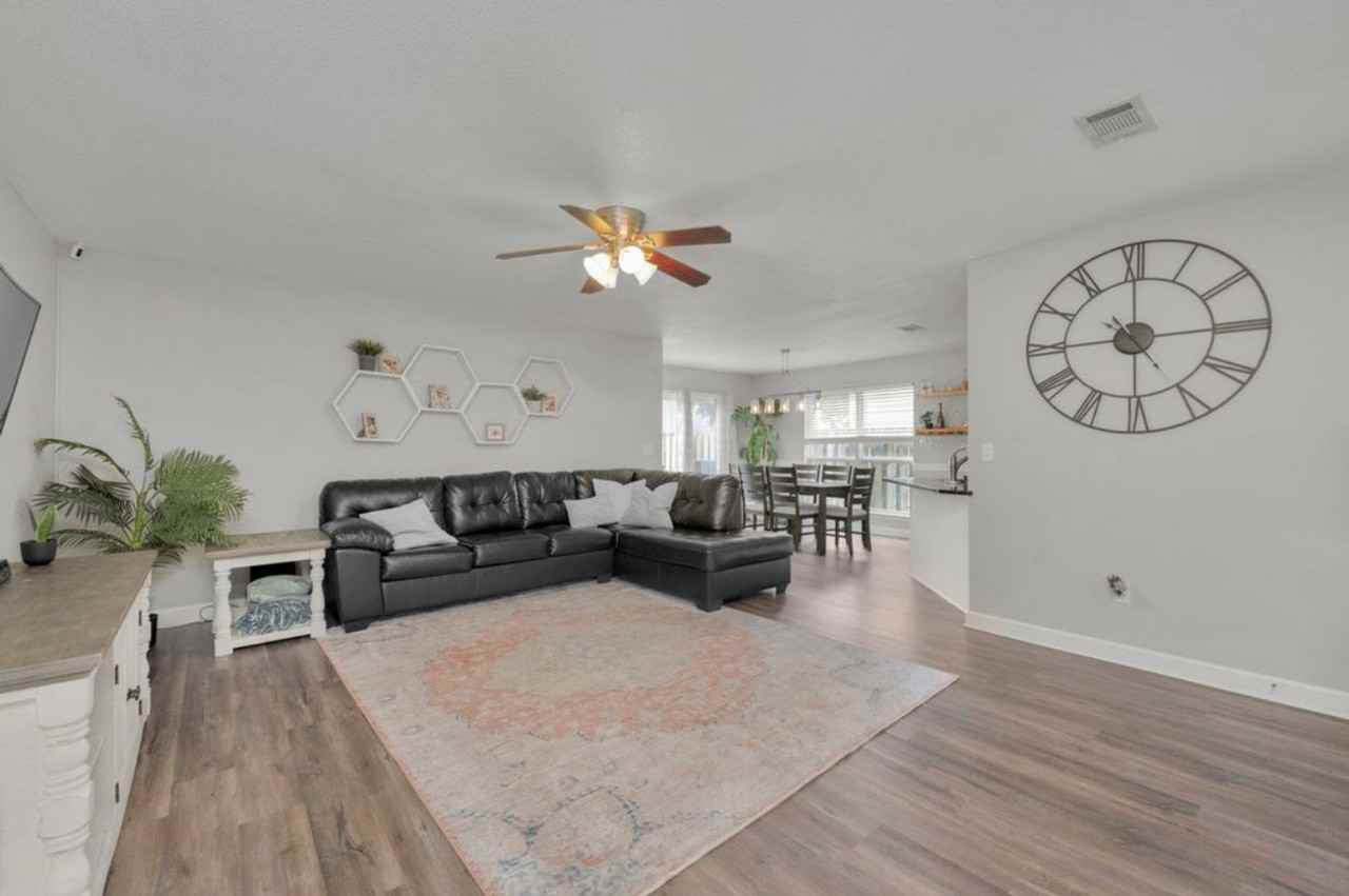 27 3rd St - Photo 2 of 32